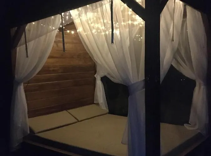 Siedlisko Nr 4a Nad Jeziorem Skarlinskim, Jezioro, Mazury, Letniskowe Kurzetnik